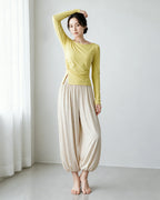 イエロー