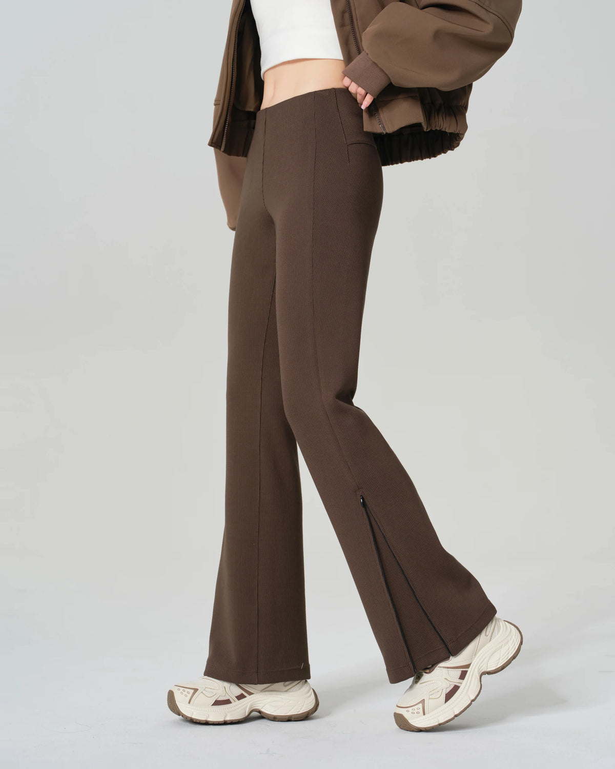 ココアブラウン