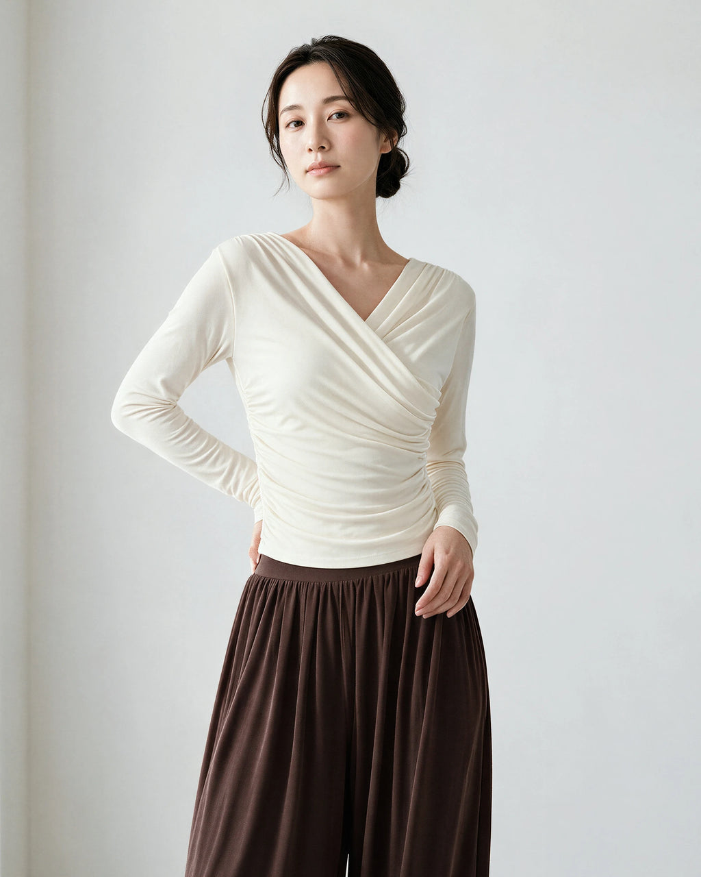 クリームアイボリー